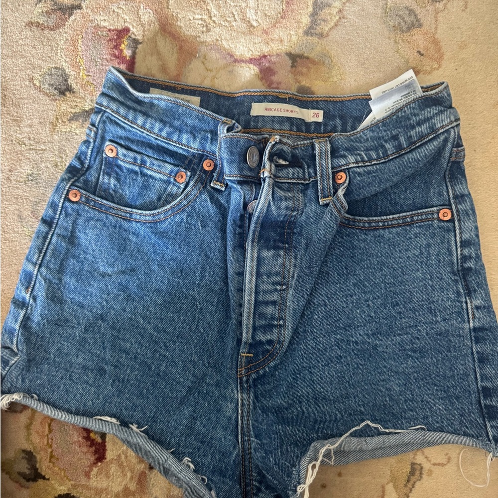Levi’s Ribcage Shorts